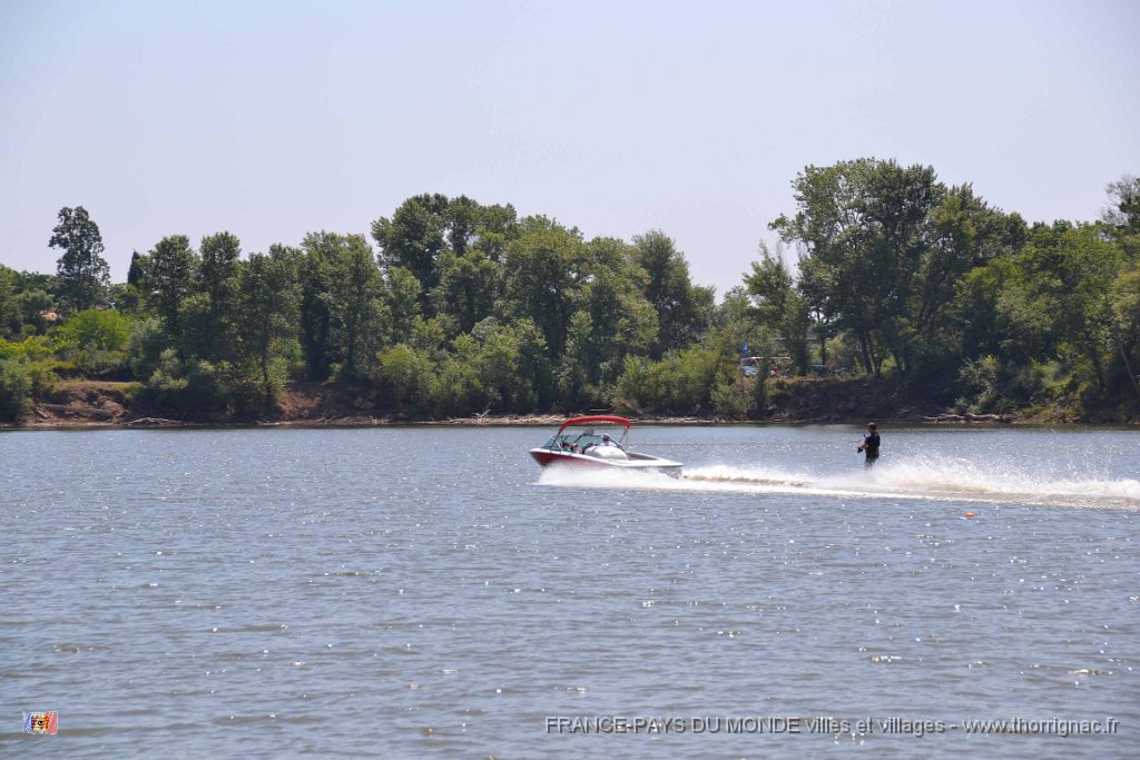 Lac Arena 16 juin 2013 18.JPG - Le lac Arena. Sport nautique. 16 juin 2013